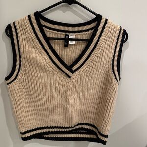 H&M Beige Sweater Vest
